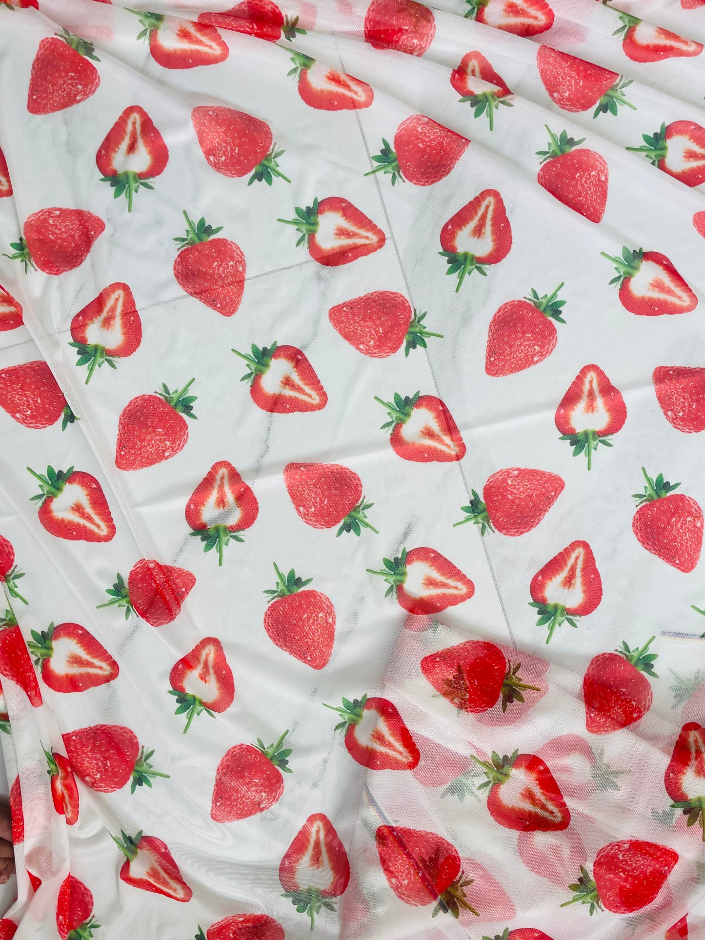strawberry print white mesh (width 58 inches) 1 meter per 1 sale